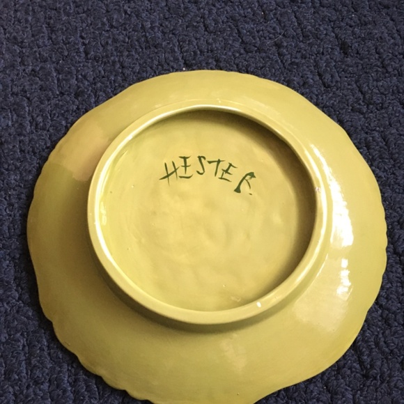 Handcrafted 1970s-Themed Decorative Plate - Picture 2 of 3